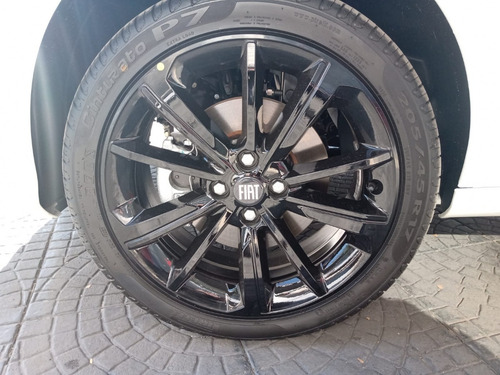 Imagen 11 de 12 de Nuevo Cronos 1.8 Hgt Techo Negro Aleron L