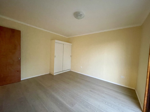 Linda Casa Nueva Con Excelente Ubicación En Limache Centro