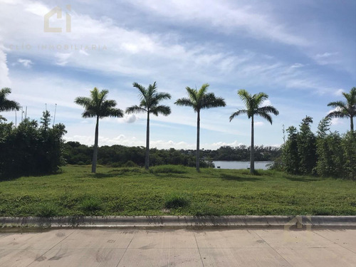 Terreno En Venta En Veracruz De 300m2 Cada Uno, Zona Residencial Con Amenidades Y Seguridad