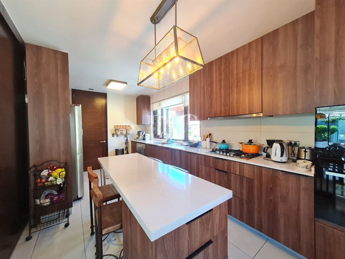 Casa En Venta De 3 Dorm. En Colina Piedra Roja Chicureo