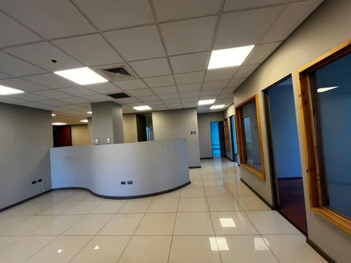 Ciudad Empresarial 300m2 Habilitada 10 Privados Trifasica