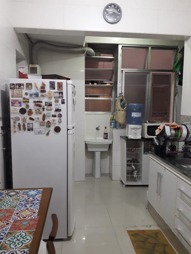 Apartamento À Venda Na Rua Das Laranjeiras, Laranjeiras, Rio De Janeiro - Rj - Liv-10122
