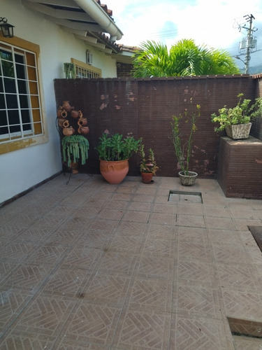 Imagen 11 de 14 de Casa En Altos Del Águila Charallave