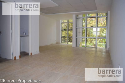 Piso De Oficina De 70 M2