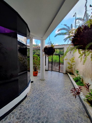 Imagen 9 de 25 de Casa Venta Urb. Agua Clara. Adlz