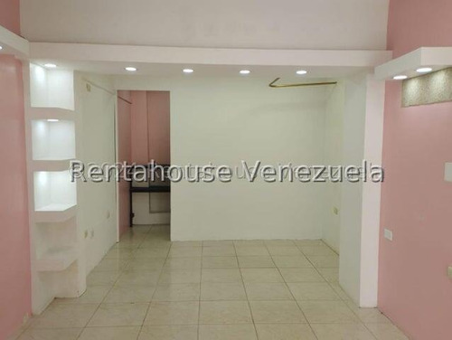 Maritza Lucena Alquila Local Comercial A Pie De Calle Al Este De Barquisimeto, Ideal Para Establecer Cualquier Negocio, Alto Tráfico Vehicular Y Peatonal, Vigilancia 24/7.