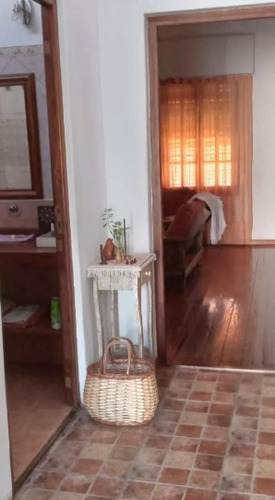 Casa En Venta - 2 Dormitorios 1 Baño - Cochera - 433mts2 - Caseros