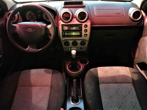 Imagem 6 de 11 de Ford Fiesta Flex