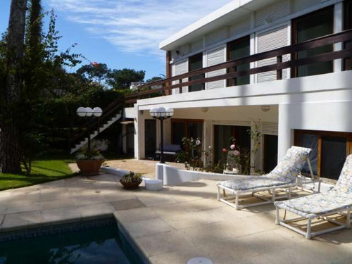 Imagen 2 de 17 de Casa En Alquiler De 3 Dormitorios En Playa Mansa (ref: Lij-976)
