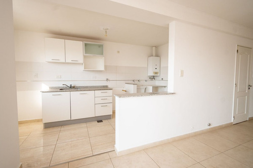 Se Vende Dpto. De 2 Dorm. C/cochera En Barrio Sur!