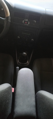 Volkswagen Jetta 2.0 L4 Mt
