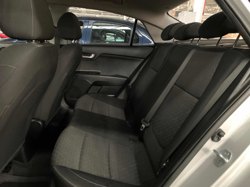 Imagen 6 de 14 de Kia Rio 1.6 Lx Sedan Mt 2018