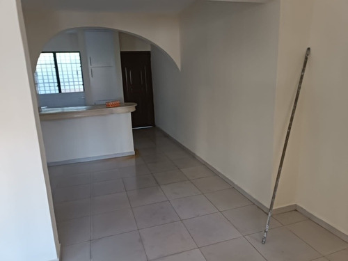 Imagen 28 de 30 de Vendo Casa De Oportunidad En Autopista De San Isidro 3 Habitaciones Principal Con Baño, Baños Común Sala Comedor Cocina Terraza, Cuarto De Servicio Con Baño Galería Marquesina. Cisterna 152 Metros