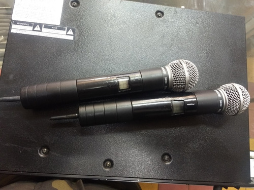 Imagen 3 de 4 de Set De Microfono Inalambrico Marca Shure U4d-ua