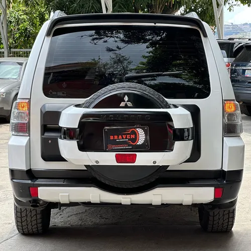 Mitsubishi Montero Limited