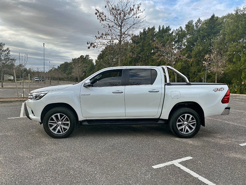 Toyota Hilux 3.0 Cd Srv Cuero 4x4 5at - A4