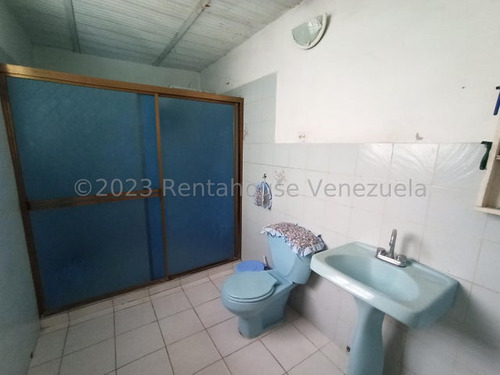 Casa En Venta De 3 Niveles La Cooperativa Maracay 25-15196 Apd