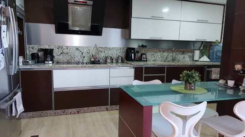 Imagen 21 de 30 de Townhouse En Venta Valles De Camoruco, Remodelado, Isomar Gubaira Remax Cod15614