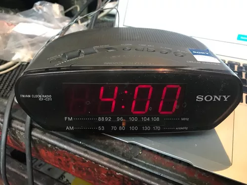 Sony icf-c218-fm/AM Radio Reloj Despertador con visualización LED de Gran  tamaño, 220 a 240 voltios : : Hogar y Cocina