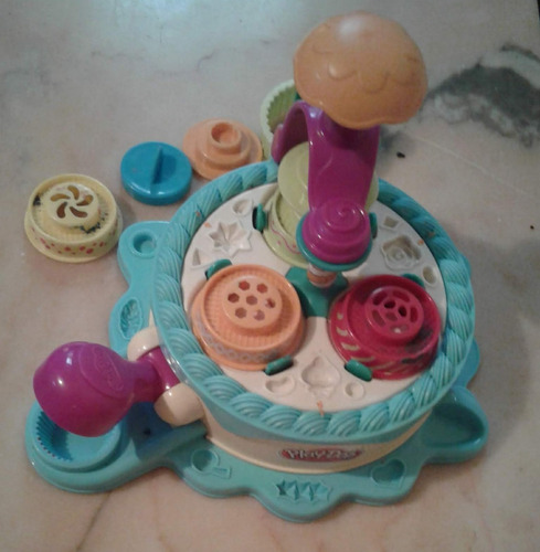 Imagen 1 de 3 de Juguete De Pastelería Play Doh Con Moldes