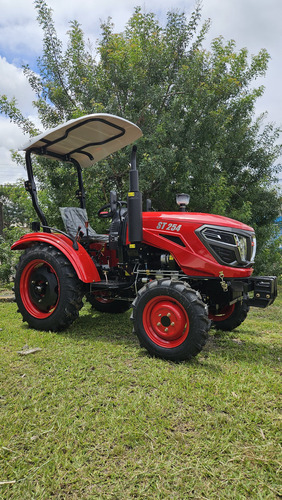 Trator 4x4 - 25hp Diesel