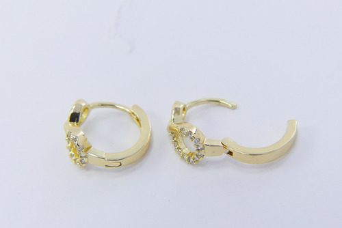 Aretes Diseño Infinito Asimetrico Oro Laminado 18k Joyeria