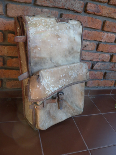 Imagen 7 de 10 de Antigua Mochila Ejercito Suizo 1949 En Cuero Pony Fur