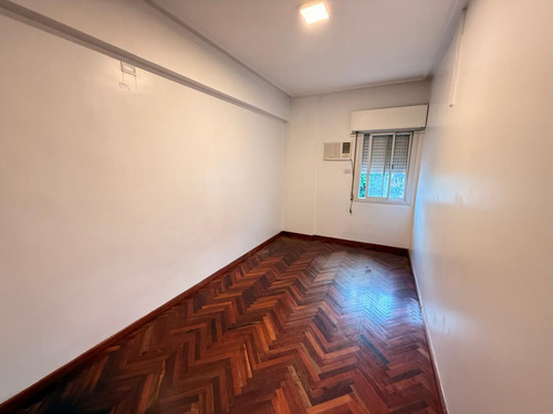 Departamento De Categoría De 3 Dormitorios + Dependencia Y Cochera En Las Heras Al 300, Barrio Sur