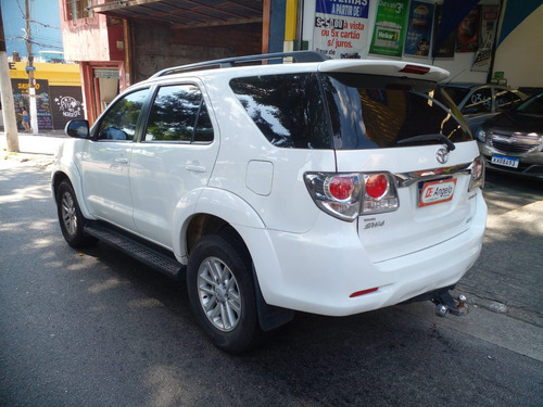 Toyota Hilux SW4 3.0 Srv 7l 4x4 Aut. 5p