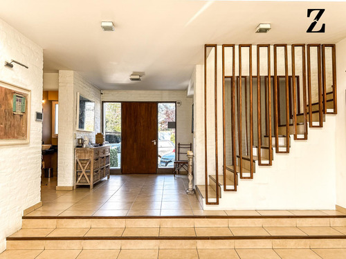 Casa En Venta De 1800 M2 De Lote Y 550 M2 Cubiertos En La Horqueta