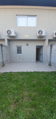 Dúplex En Venta - 2 Dormitorios 2 Baños - Morón