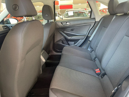 Imagen 5 de 13 de Vw Jetta Trendline Color Gris 2019