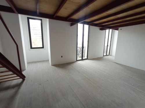 Imagen 4 de 7 de Gran Loft Duplex ,76m2 Frente A Plaza Matriz Con La Mejor Vista !!