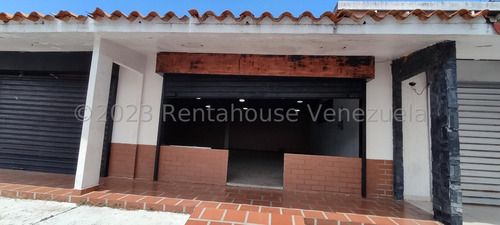 Local Comercial En Venta En Las Mercedes Cabudare Consta De 3 Locales En Uno Con Maravillosa Distribución, Área De Cocina, Oficina Y Un Baño Gabriela C.