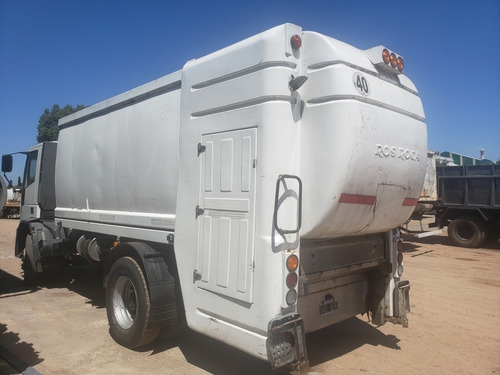 Iveco Tector Con Equipo Lava Contenedor