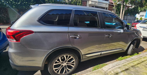 Mitsubishi Outlander 2.4 Se Plus Cvt