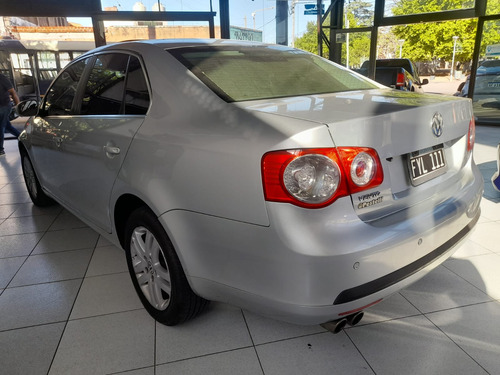 Volkswagen Vento 2.5 Luxury Wood