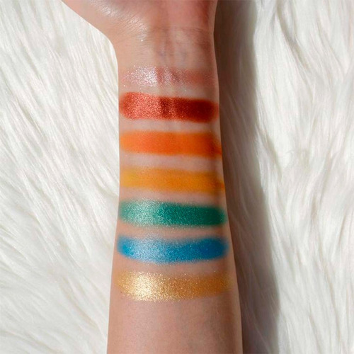 Imagen 2 de 4 de Paleta De Sombras Shine Bright Amor Us 15 Tonos Vegano