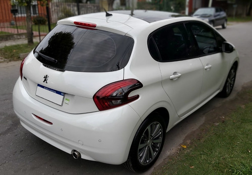Peugeot 208 1.6 Feline M/t Año 2019
