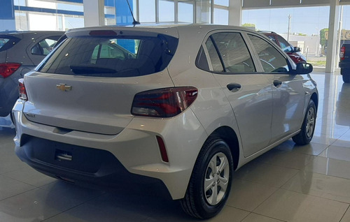 Imagen 10 de 16 de Chevrolet Onix 1.2 Ls 2023 (5 Puertas)