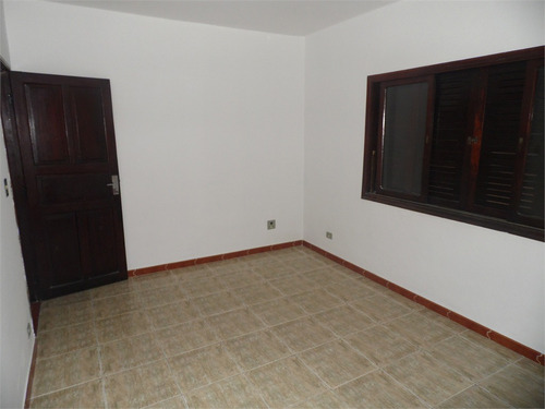 Imagem 15 de 30 de Bairro Ótimo Com Espaço Com 2 Casas Amplas E Espaçosa C/ 2 Dormitórios, 4 Vagas De Garagem - Reo389815