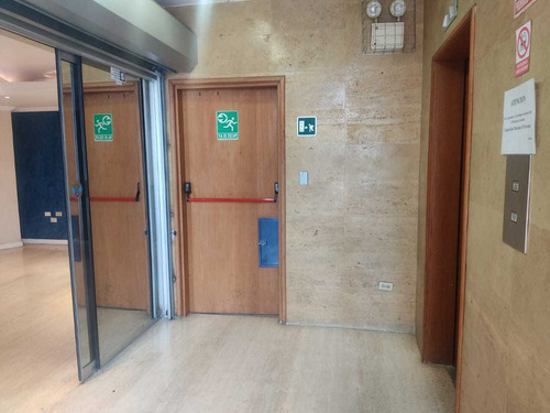 Imagen 21 de 29 de Vendo/alquilo Oficina 542 M2 Sabana Grande 4955