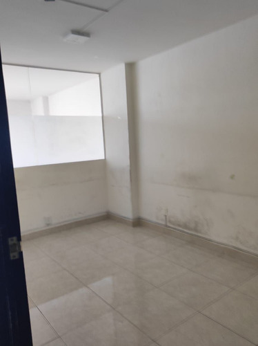 Renta Oficina De 40m2 En Florencia Col. Juárez
