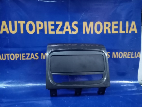 Caratula Bisel Estereo Fiat Palio 2015 2016 Usada Original  