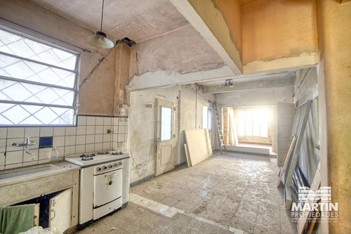 Casa A Reciclar De 277 M2.