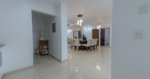 Exclusiva Residencia En Condominio Cerrada De La Fe, Aguascalientes