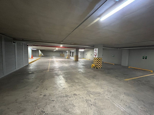 Espacio Adaptable Para Una Amplia Variedad De Usos En Santa Fe/torre 400