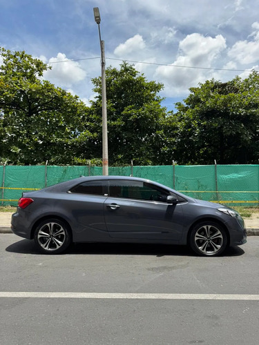 Kia Cerato Koup Race 2.0 Automatico