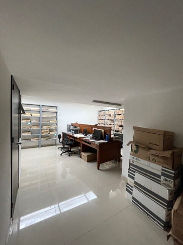 Casa Para Oficinas Con Uso De Suelo S