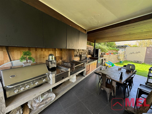 Casa En Arriendo De 5 Dorm. En Chicureo, Colina